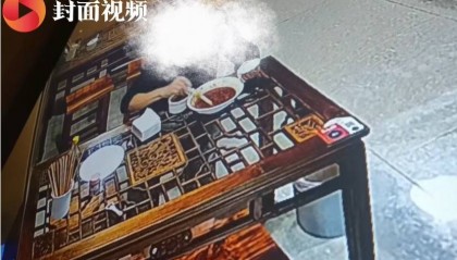 苏州一男子吃完面加6勺辣椒酱被店主曝光，店主回应：气愤，曝光的本意是希望不要浪费