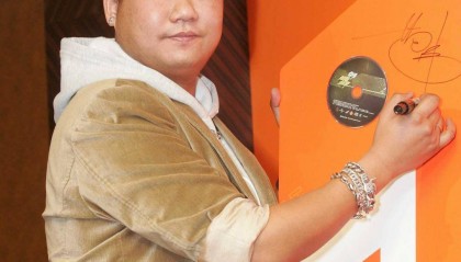 歌手苟伟去世，本挂号要去医院检查，之前因呼吸问题准备手术