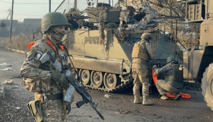 乌军围城求援无果，北约30名高层军官绝境待救，俄军火力压制下要如何突围？