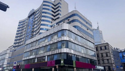 最新!济南天龙大厦,开始拆了