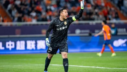 跟队：泰山从玉溪回来后，克雷桑不再担任队长，场上队长换王大雷