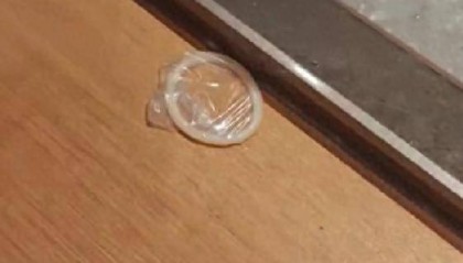 深圳一全季酒店浴巾夹着用过的避孕套？当事人：很膈应，浴巾用完后才发现