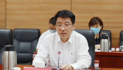 北京市原“70后”副市长高朋被决定逮捕 被通报骗取学历学位，简历显示为经济学博士