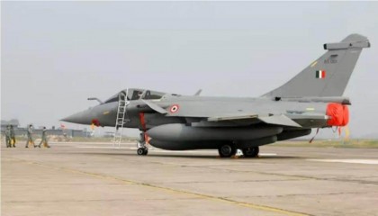 印度议员当面嘲讽莫迪:阵风战机坠落就像受伤小鸟