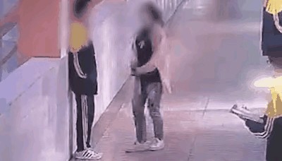 还记得武汉那位被母亲扇耳光,跳楼坠亡的14岁男生吗?他的妈妈也离开人世了……