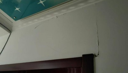 连线银川4.8级地震亲历者：家里墙裂了在室外避险，气温低