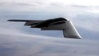 美退役中将披露驾驶价值21亿美元B-2轰炸机细节:只有一间狭窄厕所,飞行员需保持肠胃健康,吃饭无盐无味,凭记忆加油