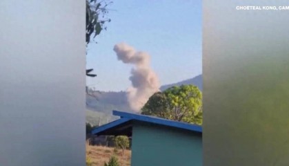 柬埔寨出动PHL-03型300毫米远火，3发火箭弹准确命中泰军据点？