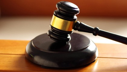 自称男友趁自己身体不适时发生关系致抑郁 女研究生索赔7万元 一审被驳回