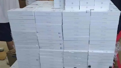 河南一商家投200多万元囤230台iPhone 17，本想三五天赚十多万元，新机发布会后卖一台亏一台，浮亏已超11万元