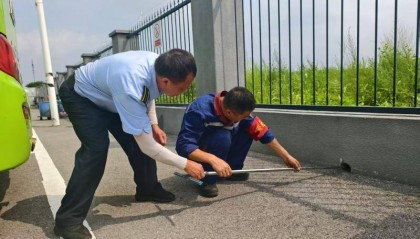 今日晚高峰及明后天全天，北京临时开放公交专用车道供社会车辆通行