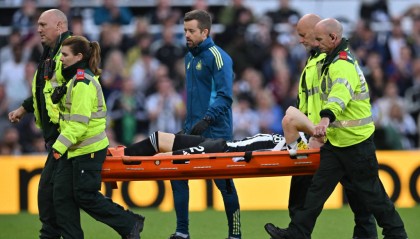 赖斯伤情牵动枪手与三狮军团神经——阿尔特塔回应关键中场背部不适