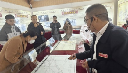 【央媒看乌兰】青海乌兰:双峰驮起家国梦,悠扬驼铃映山河