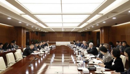 商务部副部长李成钢会见美国农产品贸易代表团