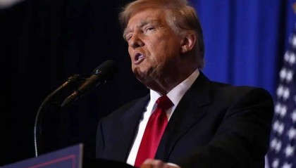 没到8月12日，特朗普先认输，李显龙预言中美还有“惊涛骇浪”，不简单