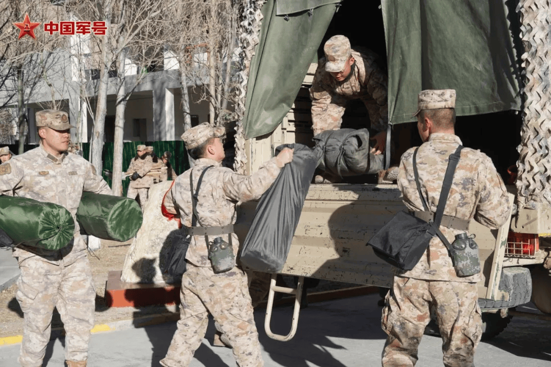 别怕，运-20来了！子弟兵来了！