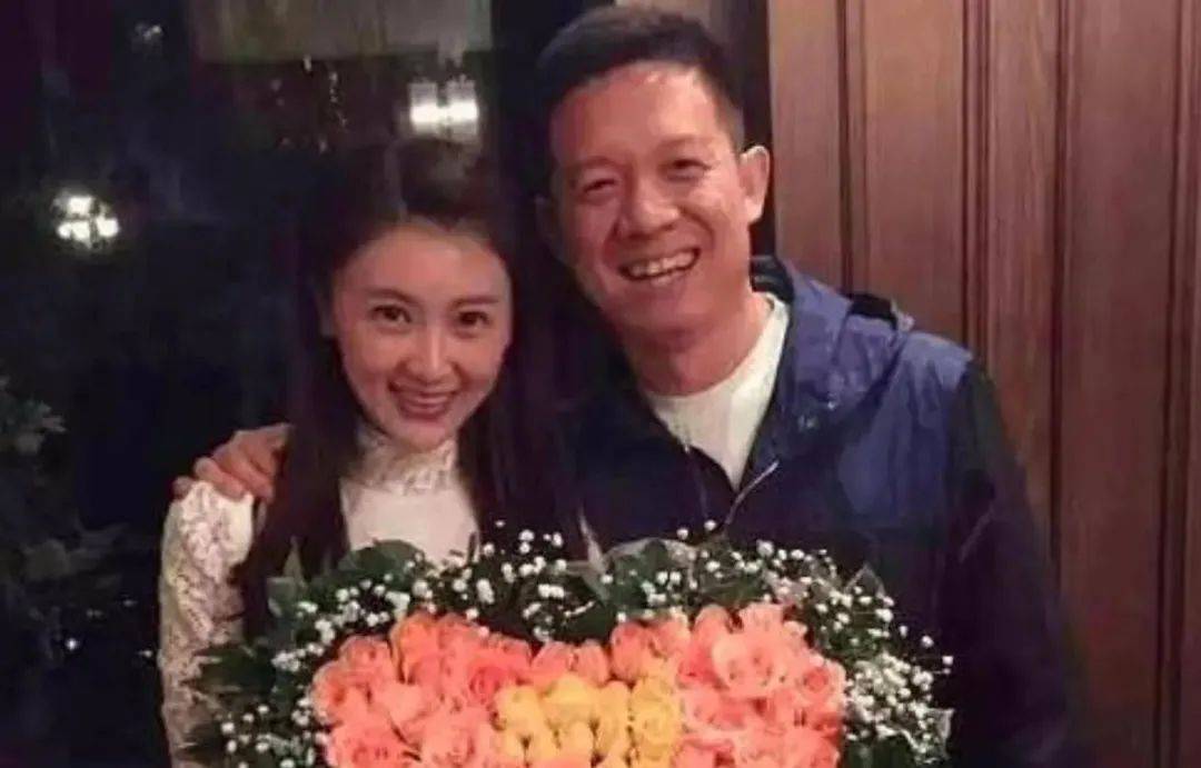 否认资产转移！甘薇宣布和贾跃亭离婚：19岁认识他，得到的回报太少