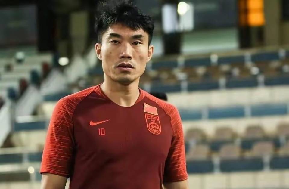 不用郑智！败军之将久尔杰维奇出任国足临时主帅，7月出征东亚杯