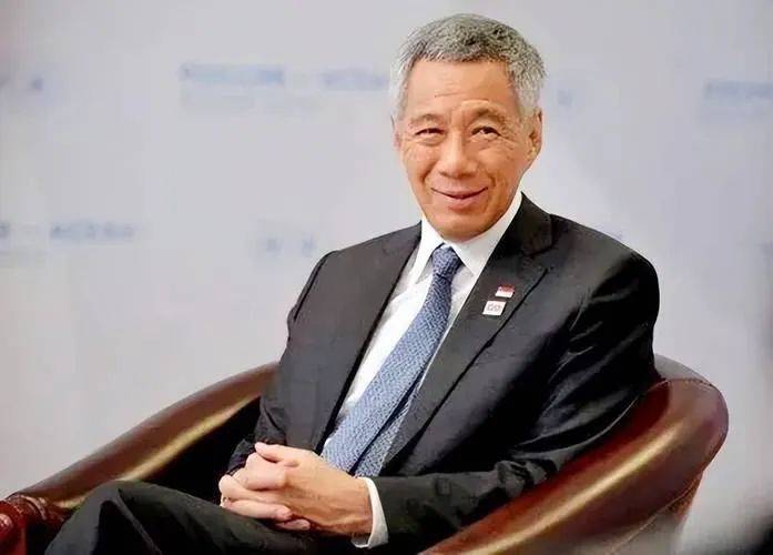 没到8月12日，特朗普先认输，李显龙预言中美还有“惊涛骇浪”，不简单