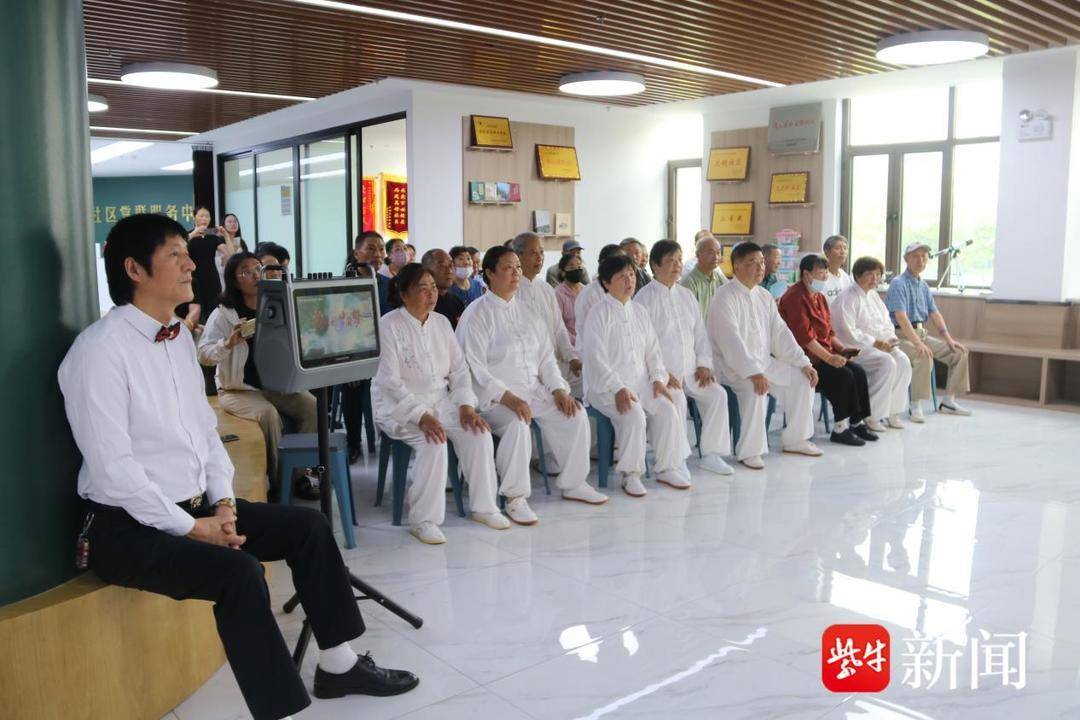 “强国复兴有我”庆八一主题活动暨“茉莉花开”文艺直通车行动在连云港凤梧社区成功举办