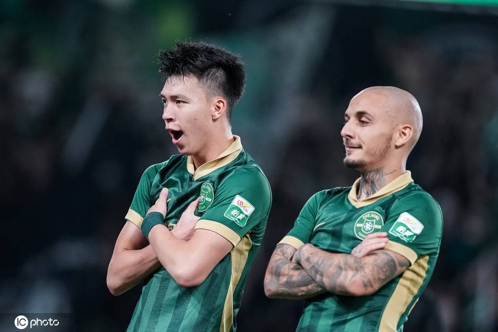 4轮首胜！中超-王钰栋传射 国安连扳3球4-3逆转十人浙江