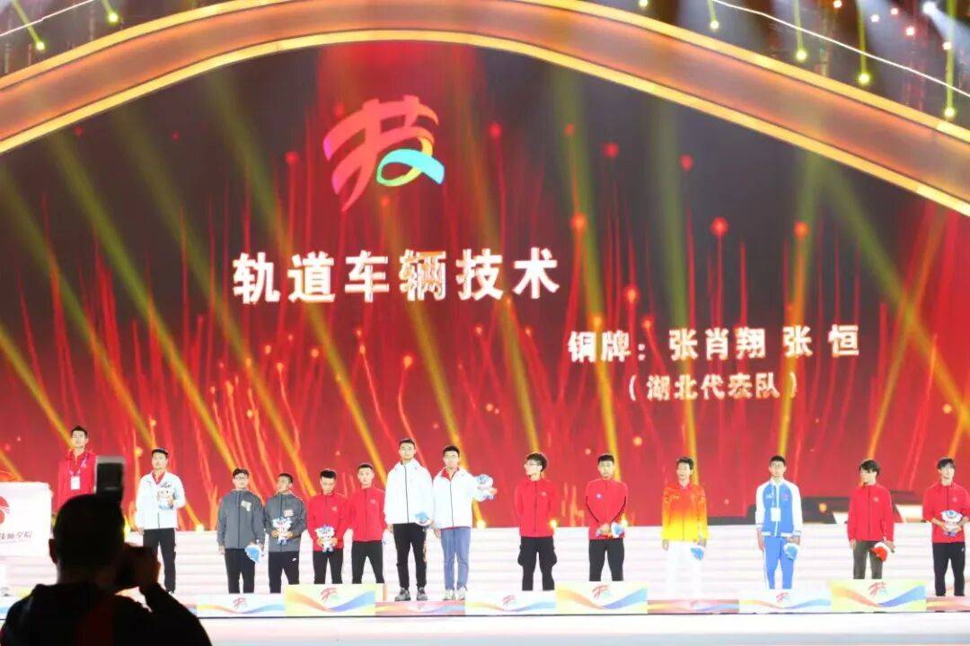 津城逐梦人丨张肖翔：以赛育人，为交通强国锻造“技能尖兵”
