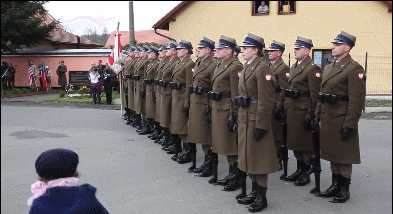 解放军报警！有人拾取3吨多炮弹残片卖钱，甚至有完整弹头？