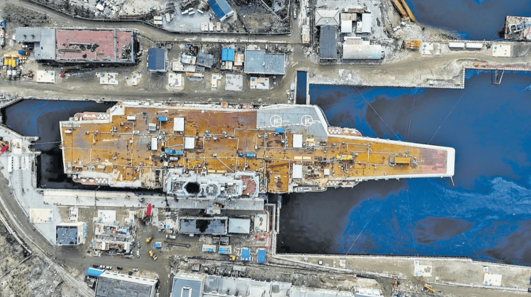 福建舰入列后，俄罗斯人放下身段：把我们的航母，托付给中国修吧！