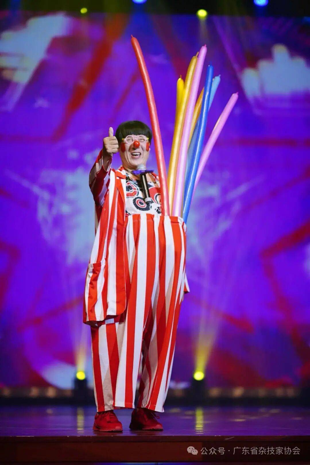 一级演员李春来表演时突然倒地，送医后不治身亡