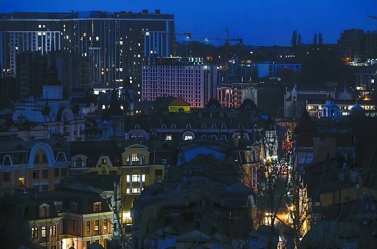 俄乌两败俱伤美国坐收渔利！俄军占土地，乌军陷内乱，国际社会急呼重返谈判桌止战？