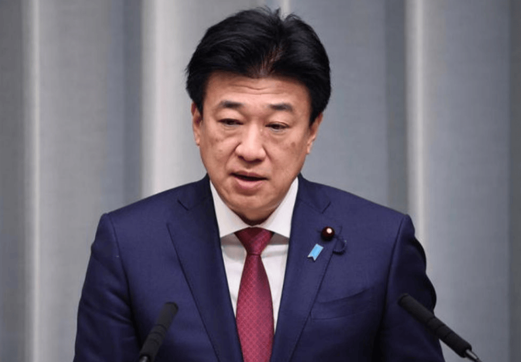 特朗普给高市早苗打完电话后，日本政府给了中方一个迟到18天解释，中方直接拒绝接受