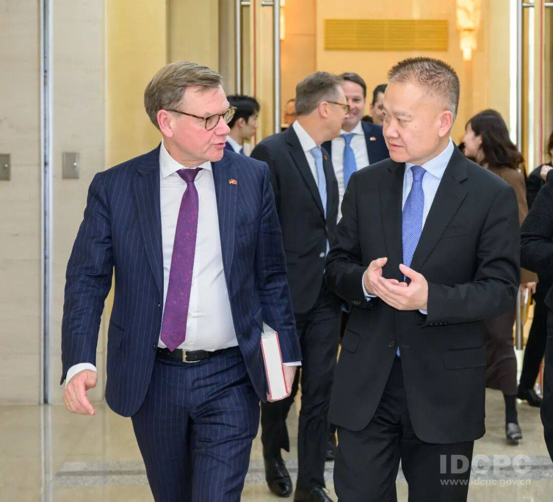 刘海星会见德国外长瓦德富尔