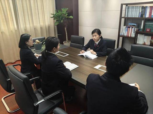 洗钱窝点凌晨上演“警匪片”,电诈赃款被假警察抢劫了!