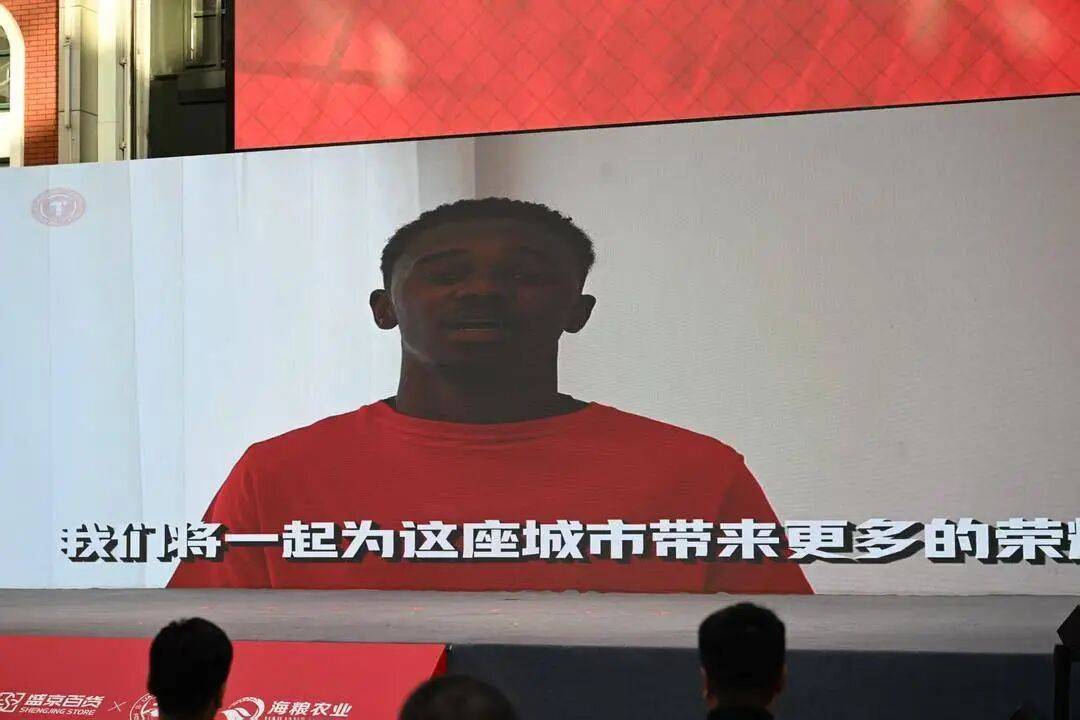 辽宁铁人足球俱乐部与盛京百货、海粮集团签署战略合作协议