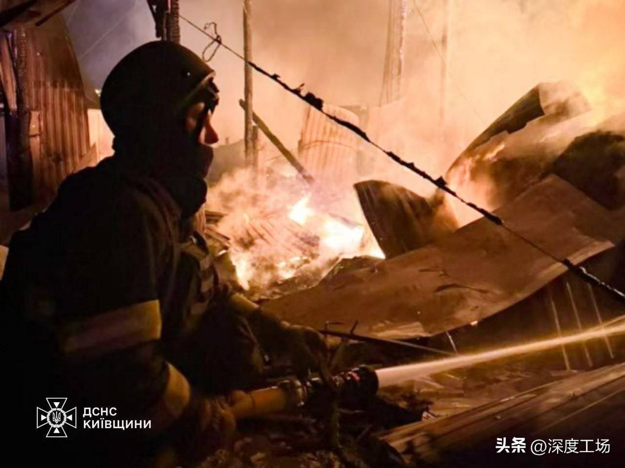 天崩地裂!13000公里时速,导弹爆炸温度数千度:普京真掀桌子了