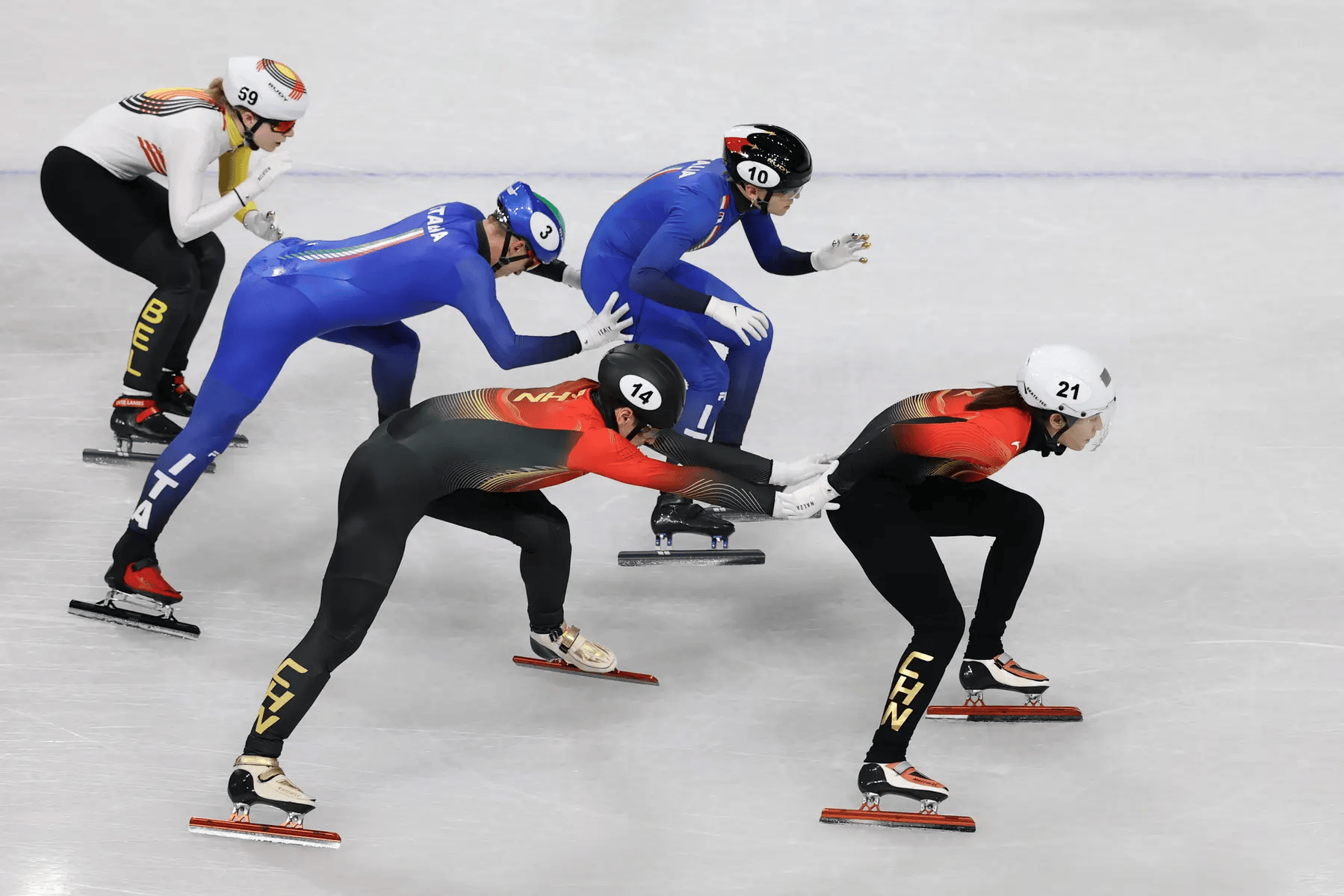 冬奥早报:短道混接中国无缘奖牌 跳台滑雪创历史