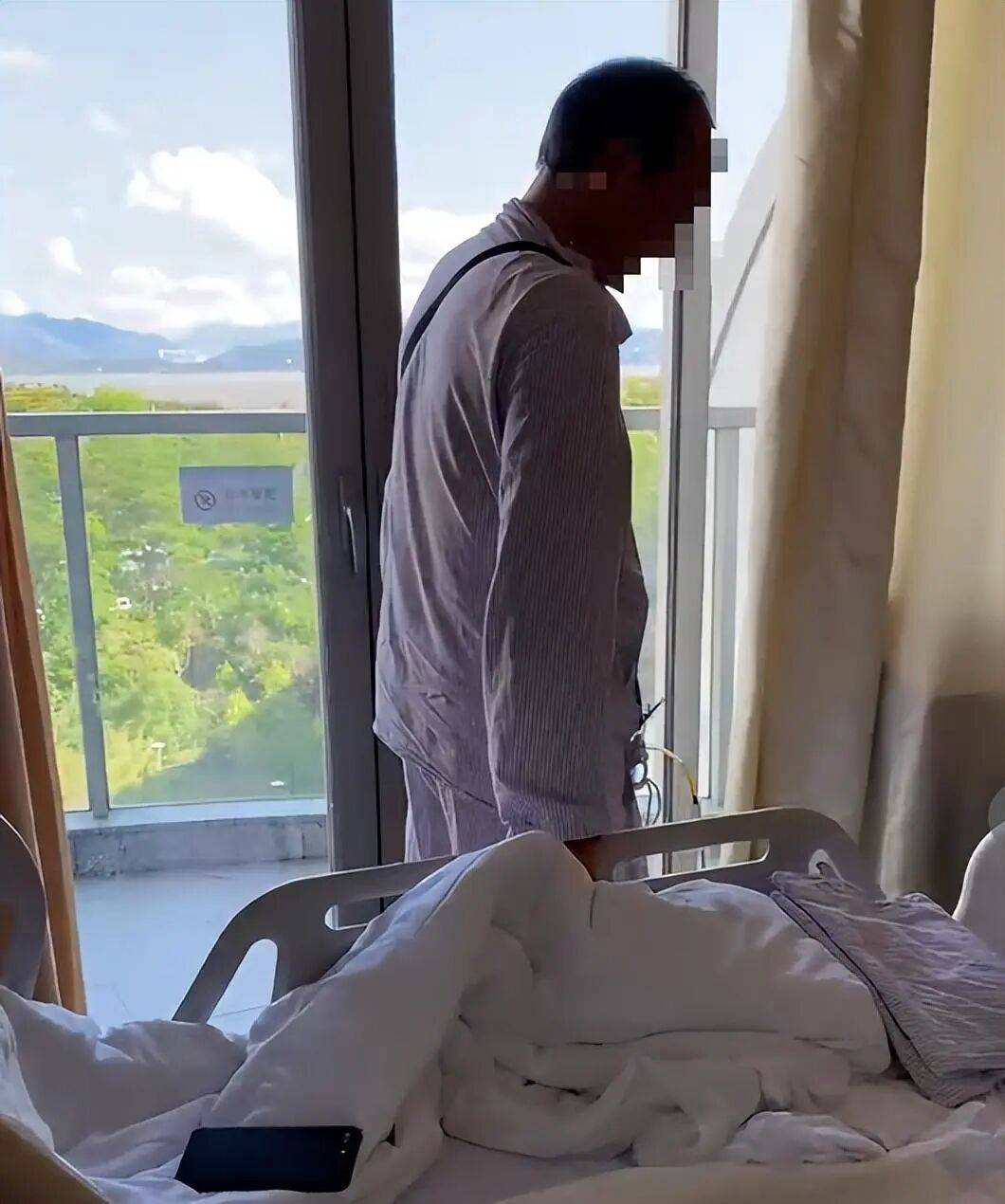 深圳男子因机器人切除肿瘤不彻底,时隔18天二次手术,两年后去世;医院:不属医疗事故;鉴定:机器人手术未及时发现肿瘤遗漏,医院担主责