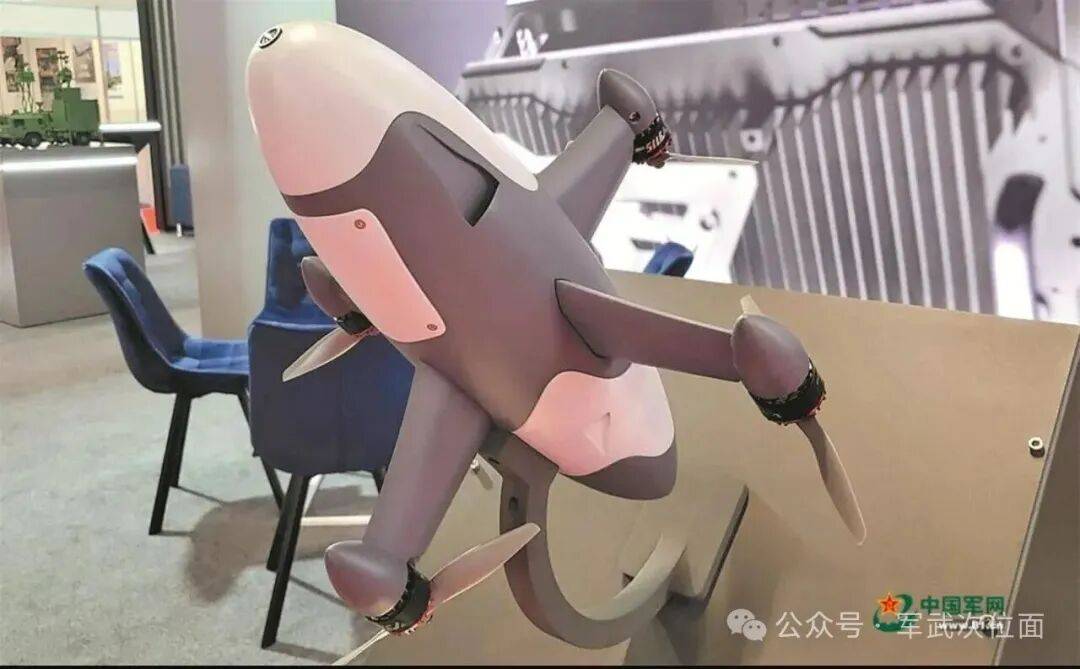 中国单兵拦截型无人机亮相！前天还有人问解放军有俄乌同款吗？我方直接王炸